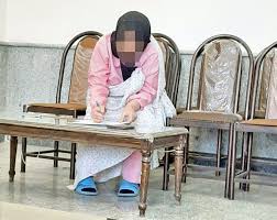 سرقت زن جوان از مردان تنها به تقلید از یک فیلم