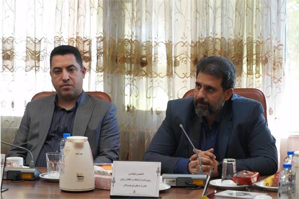 نشست خبری مدیر کل و مدیران بنادر و دریانوردی استان هرمزگان با اصحاب رسانه