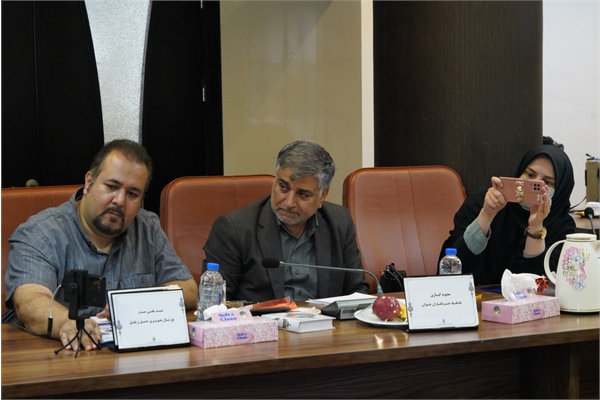 نشست خبری مدیر کل و مدیران بنادر و دریانوردی استان هرمزگان با اصحاب رسانه